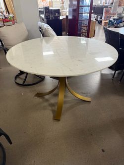 Aryhanna Round Stone Top Metal Base Dining Table
