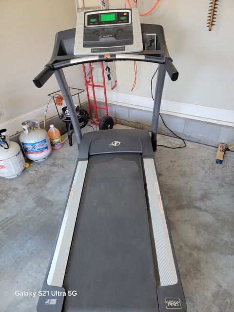 🔥 Nordictrack Treadmill/w MP3 plug In Jack 🔥
