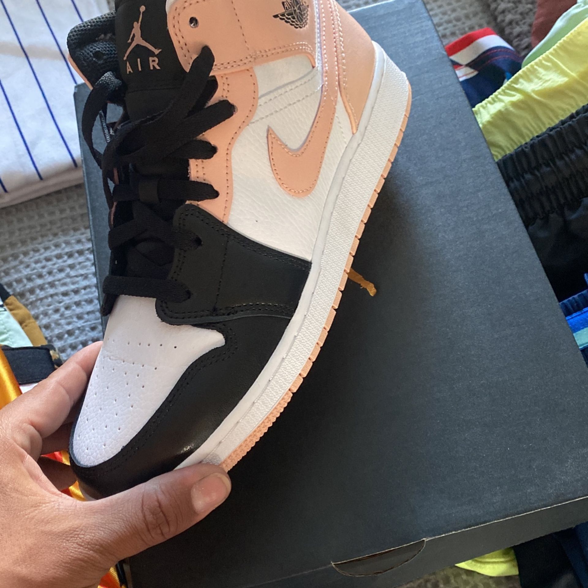 Air Jordan 1 Mid