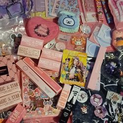 Brand New Mixed Boxs  100pcs Sanrio  Jeffree Star  And More 