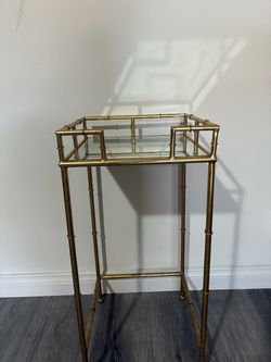 Gold mirrored accent side table