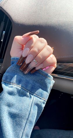Nails 