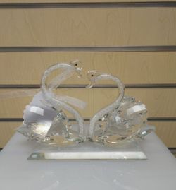 Decorative Duo Glass Swan figurine / statuette ( NEW ) home, office decoration.