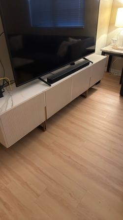 Tv stand