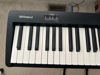 Roland FP-10 Piano (with stand bench pedal cover)