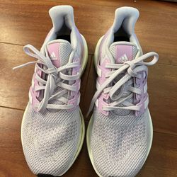 Adidas Women’s Size 4