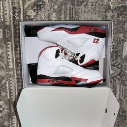 Jordan 5 Retro Fire Red Black Tongue size 10.5 men new