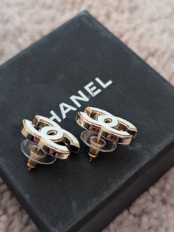Chanel Stud Earring Authentic 