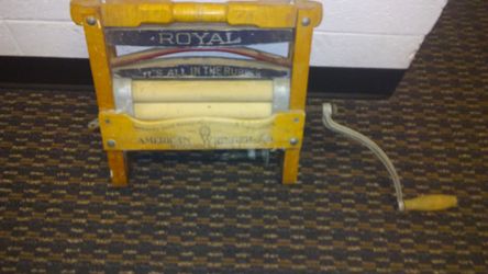 Vtg/Antique laundry wringer