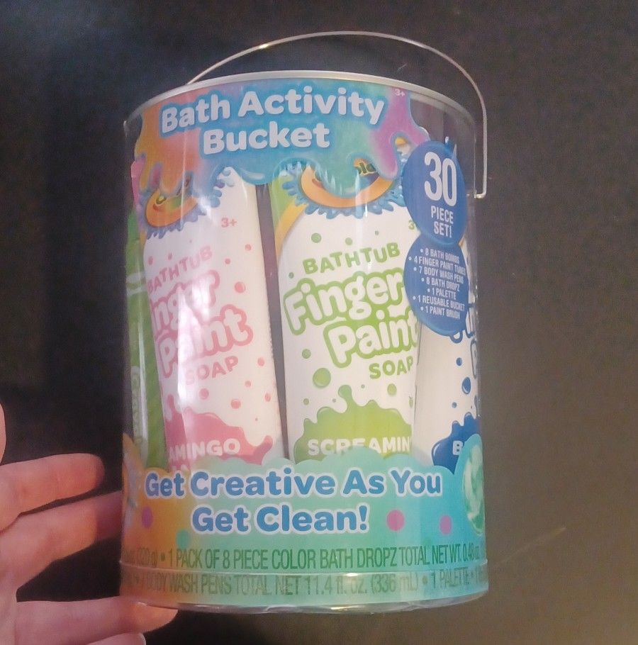 Crayola Bath Activity Bucket 30 Piece!