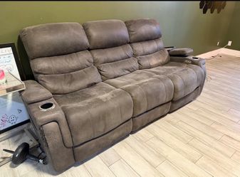 Couch w/electrical recliner
