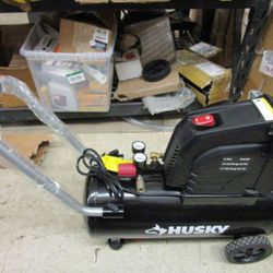 HUSKY 8G 150 PSI HOTDOG AIR COMPRESSOR, NEW 