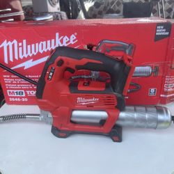 Milwaukee M18 18V Lithium-Ion Cordless Grease Gun 2-Speed (Tool-Only)