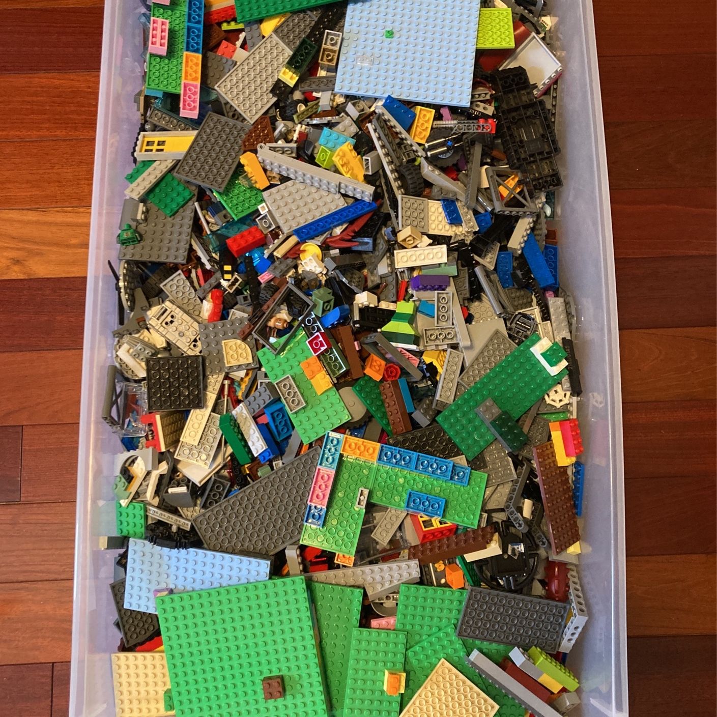 New LEGO 8-stud Storage Brick Drawer Blue, Green, Yellow, Red for Sale in  South Farmingdale, NY - OfferUp