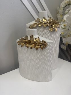 Set of 2 White & Gold Decorative Vases