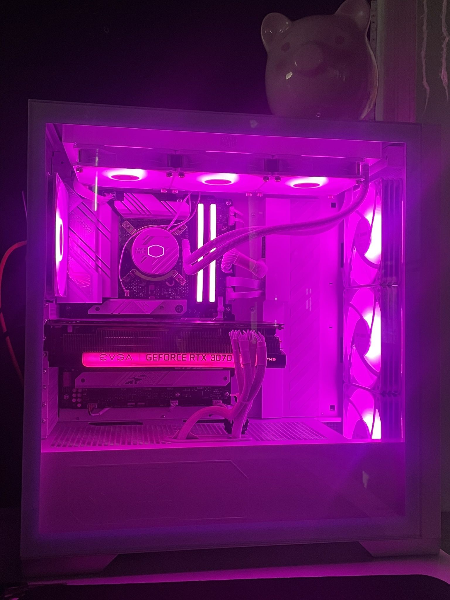 White Gaming Pc With Keyboard Mouse And Headphones. Great Condition Only Had It For Half A Year