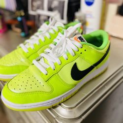 Nike Dunk Volt Green
