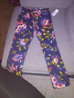 2 piece 5T jeggins with matching shirt