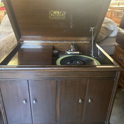 Victrola Antique Record Player