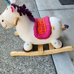 Free Baby Horse And Toy Rack