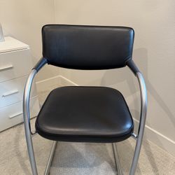 Vivasoft Visavis Vitra Black Leather Chair Design Antonio Otterio with Glen Oliver Low