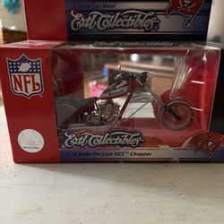 ERTL NFL Buccaneers 1:18 Die Cast Metal OCC CHOPPER