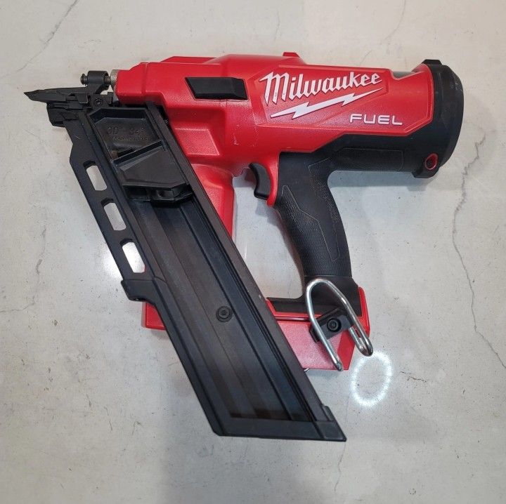 Milwaukee M18 FUEL 30 Degree Framing Nailer (2745-20) TOOL ONLY