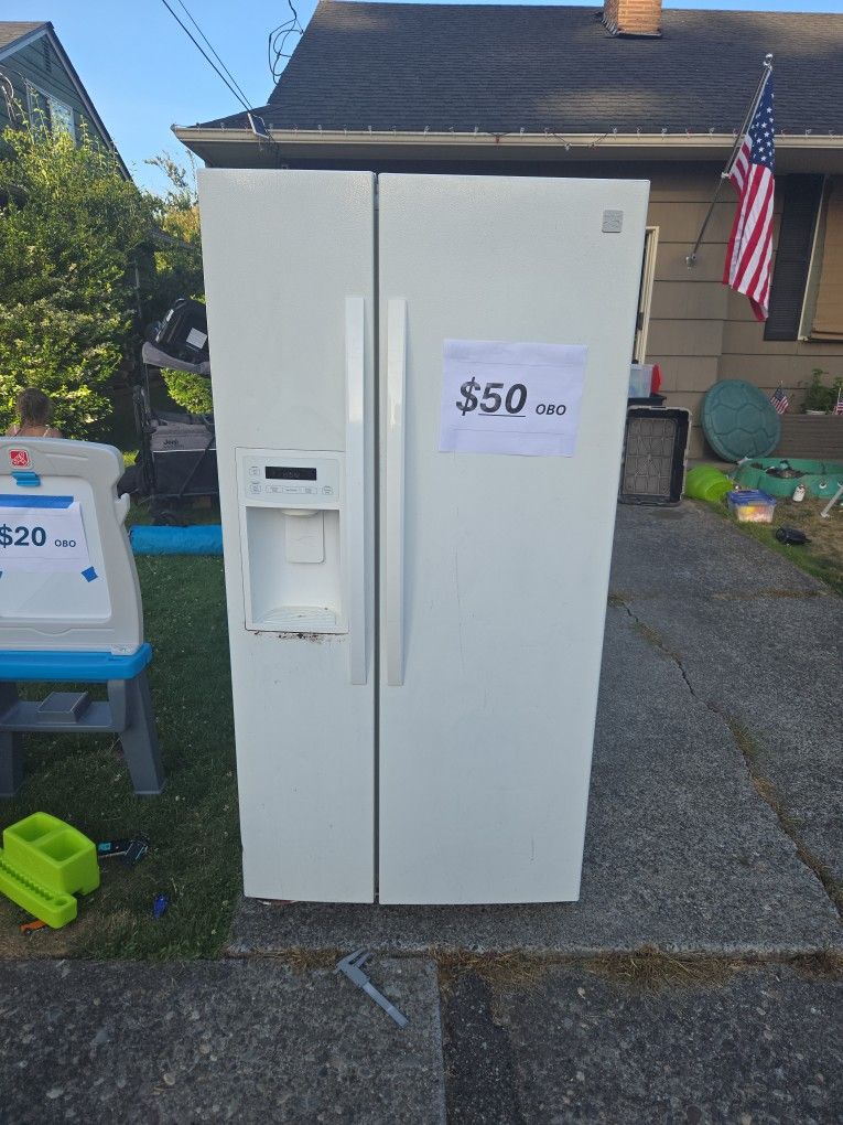 Working Side By Side Refrigerator