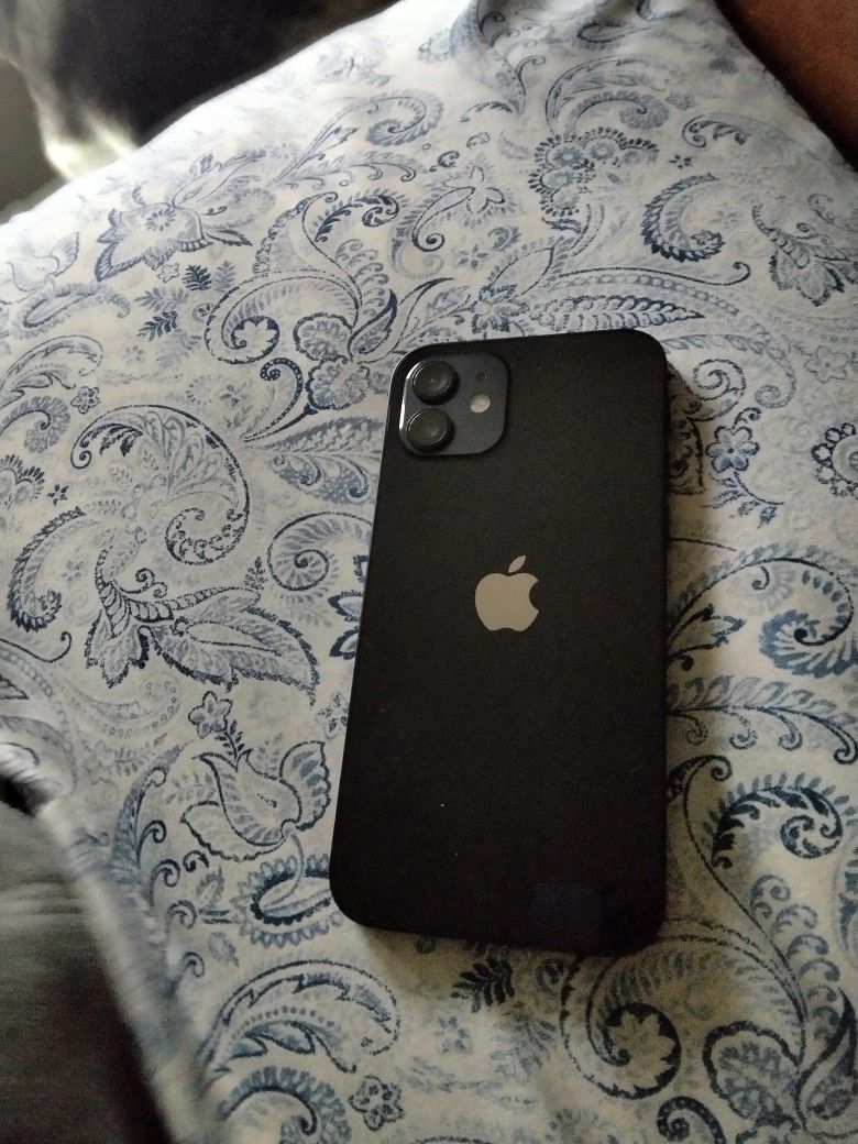 iPhone 12 64GB