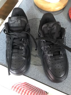 Boys Nike Air Force Tennis Shoes Size 4 1/2 Y