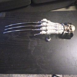 Collectible Ninja Claw