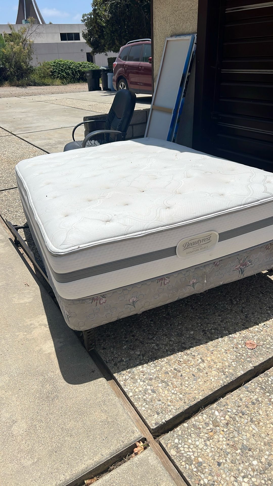 $50 Full size Beautyrest Mattres Box Spring and Frame