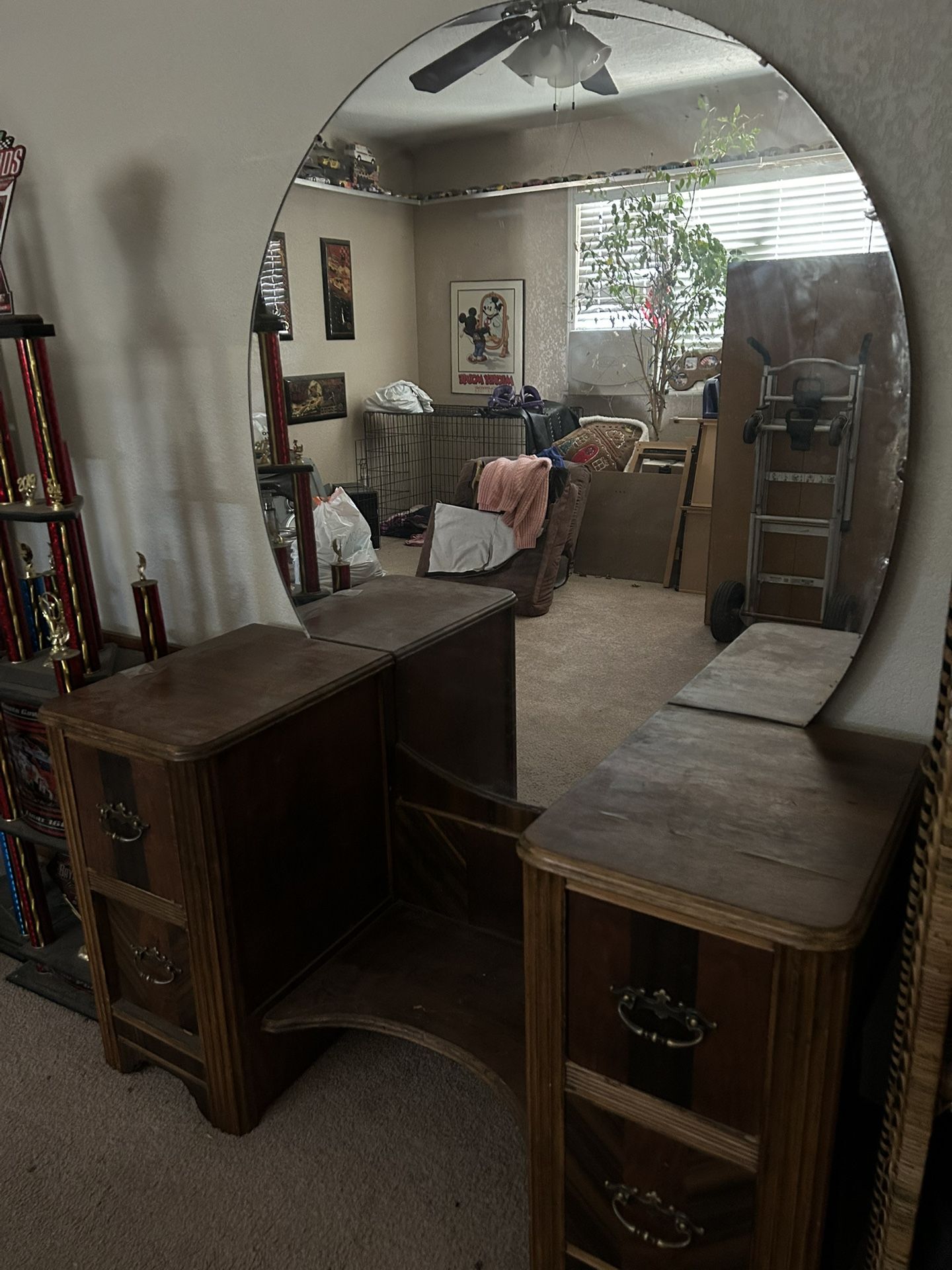 antique 4 drawer vanity w mirror
