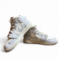 Nike Air Jordan 1 Mid GS (Grade School / Women's Equivalent 7.5) 👟 ☁️