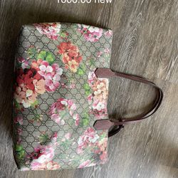 Gucci reversible tote clearance sale