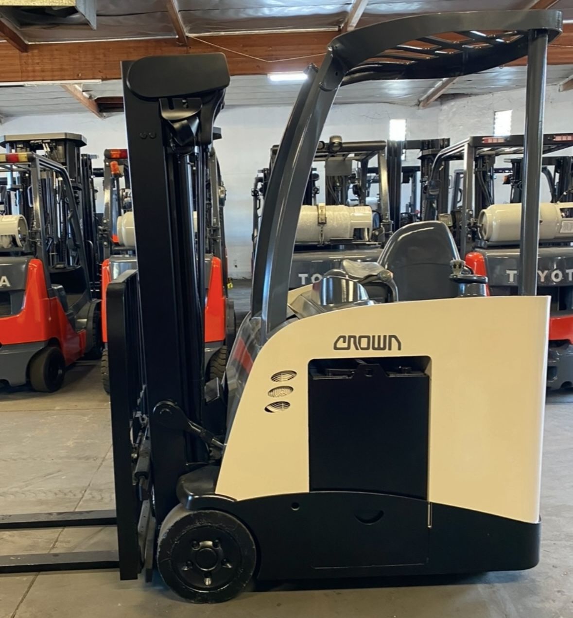 2016 Crown RC Forklift