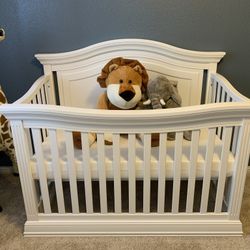 Baby Crib with Toddler Conversion