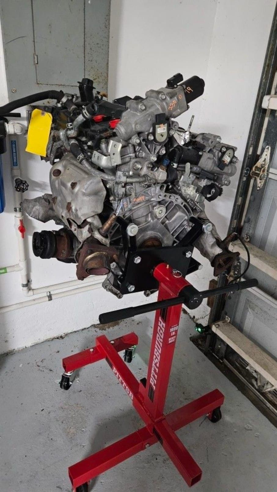 3.7-liter VQ37VHR V6