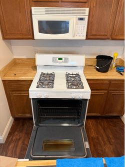 Gas Stove and Microwave Hood extractor
