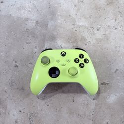 Xbox Series Controller-Electric Green