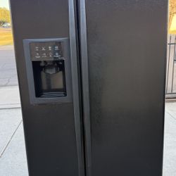 REFRIGERATOR GE COUNTER DEEP 