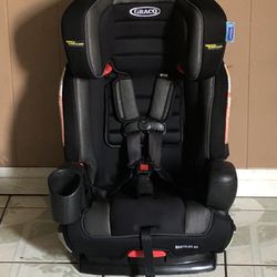 LIKE NEW GRACO NAUTILUS CONVERTIBLE CAR SEAT!!!!