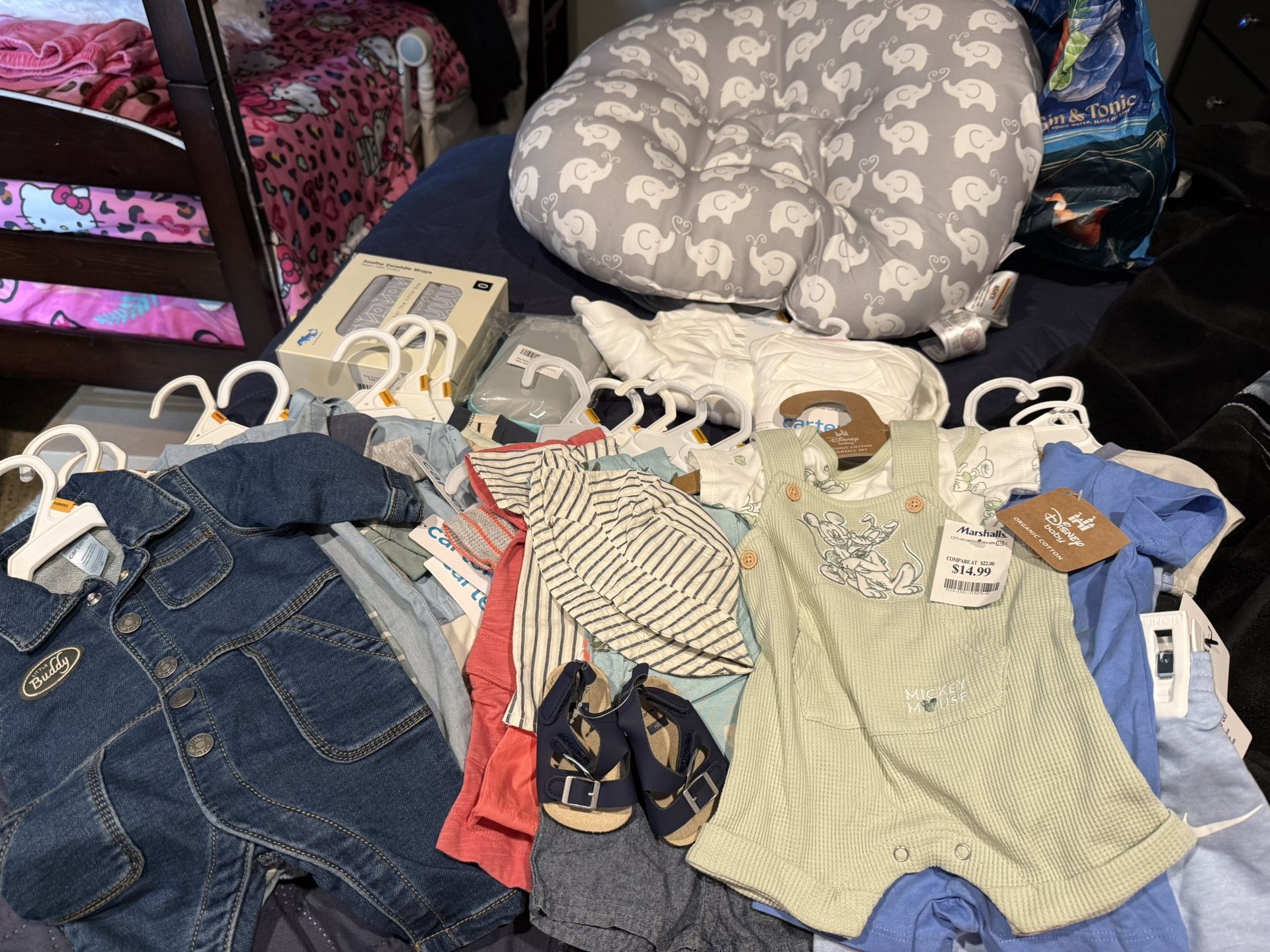 Baby Clothes, Swaddles, Kit And Pillow