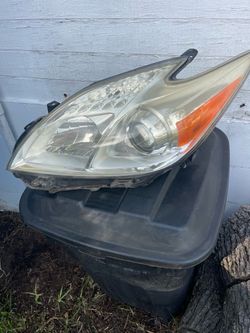 Toyota Prius 2010-2015 Drivers side headlight