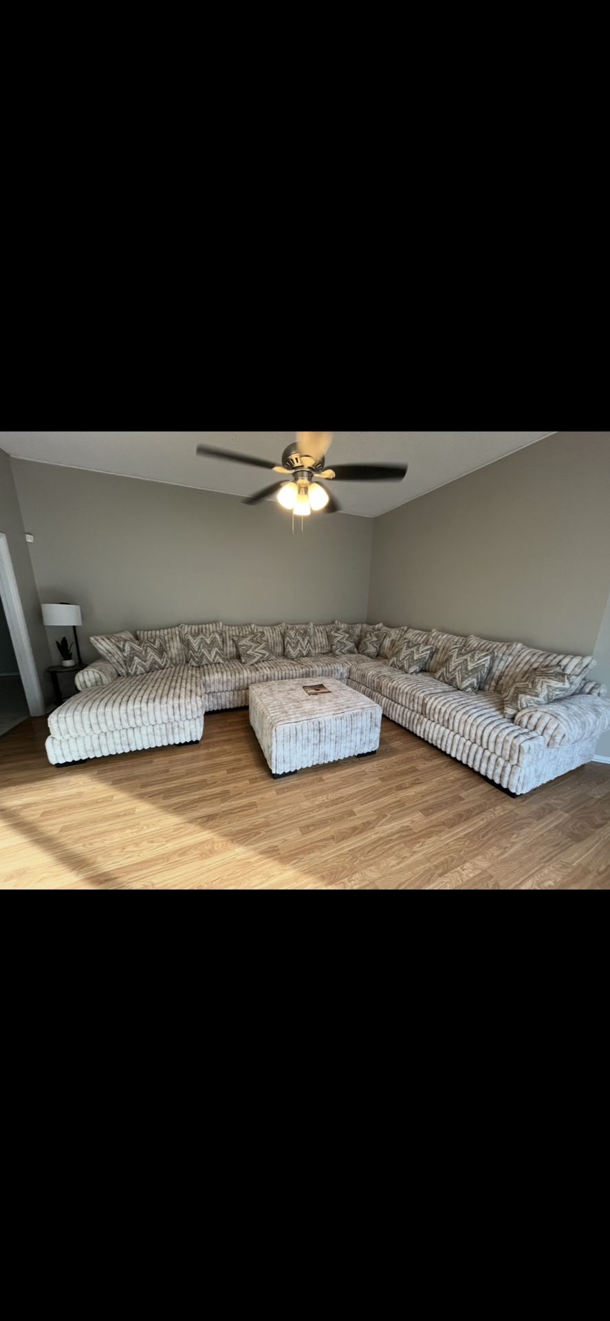 Leon Furniture (Memphis 4pc Sectional laf Chaise)