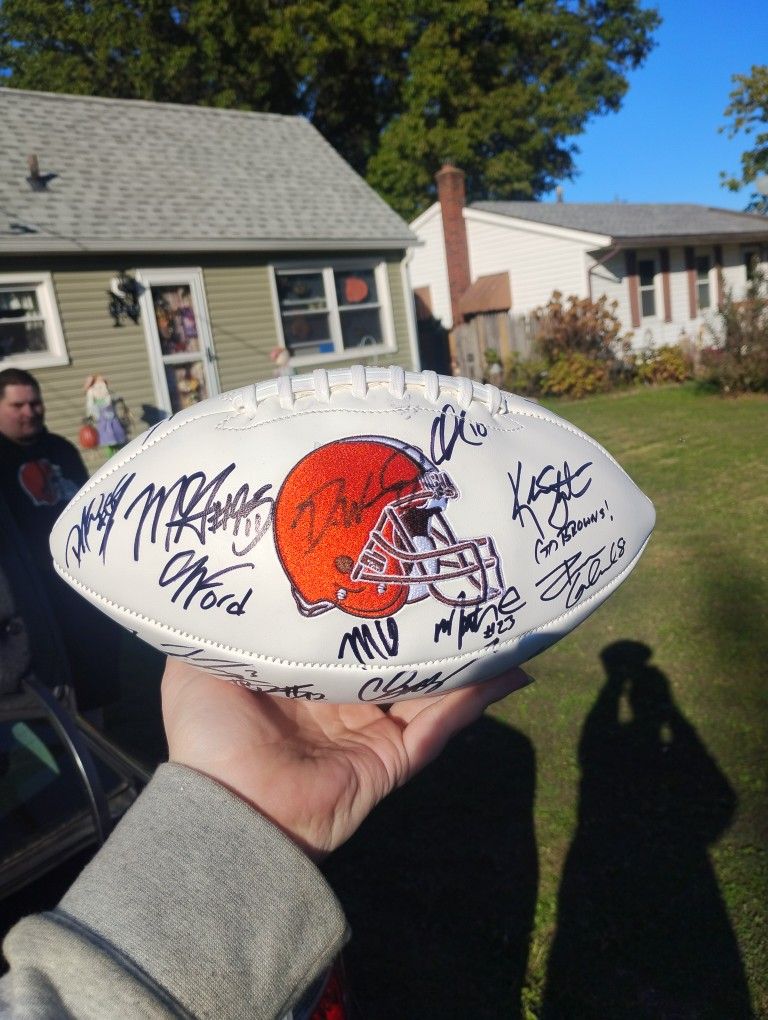 2025 Cleveland Browns Team Signed Autograph Football Garrett Sanders Ward Njoku