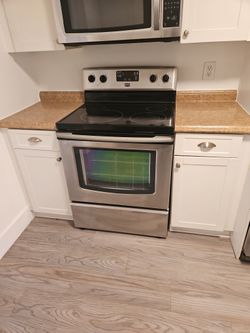 Stainless Steel range In Good Condition