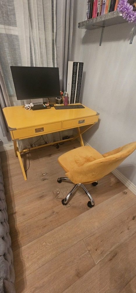 Desk With Chair
