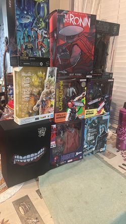 Action figure lot