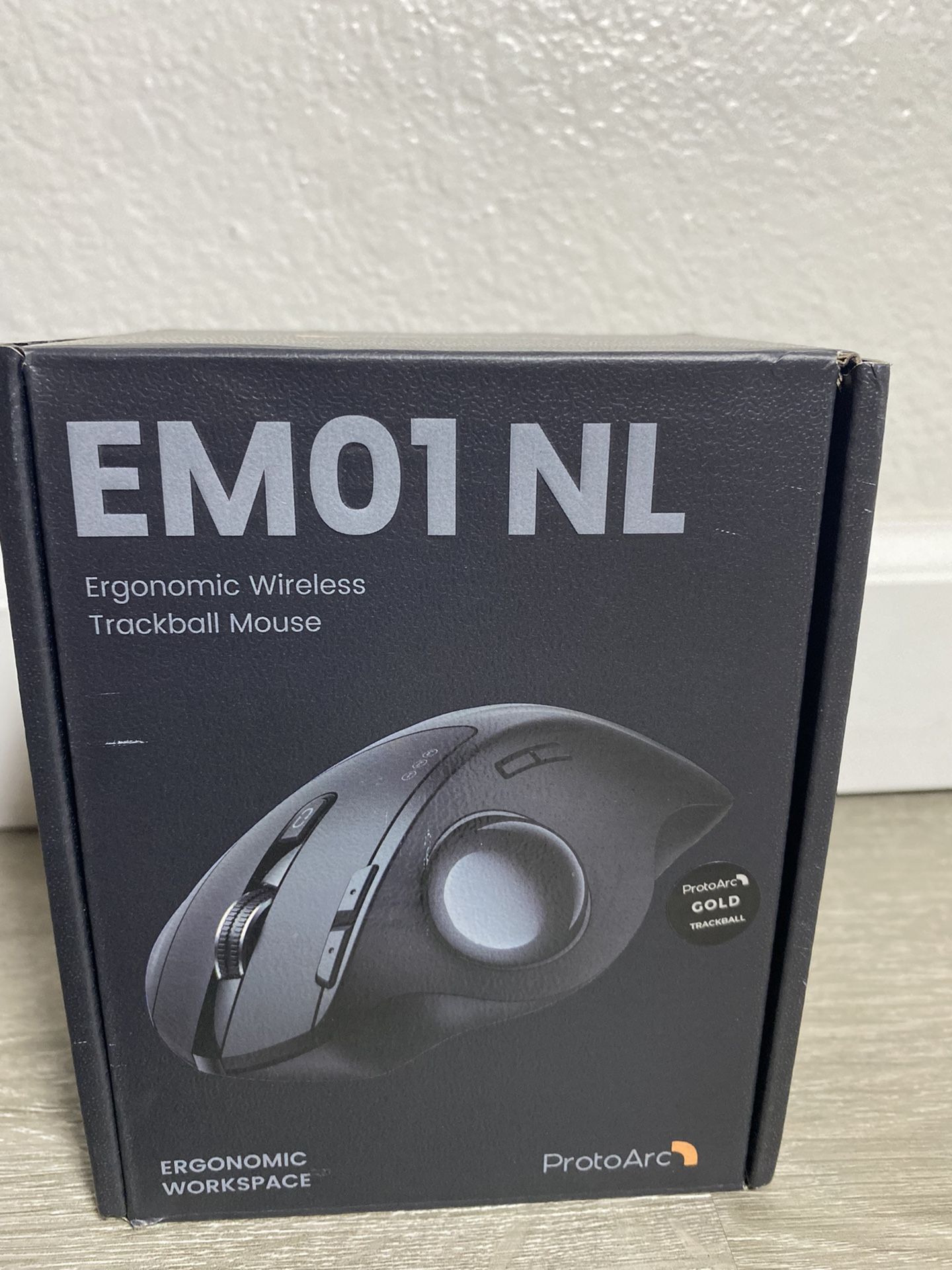 ProtoArc EM01 NL Ergonomic Bluetooth Wireless Trackball Mouse Rollerball Thumb